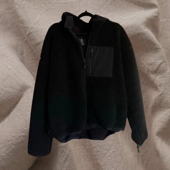 TnAction Sherpa Jacket - Picture 1 of 6